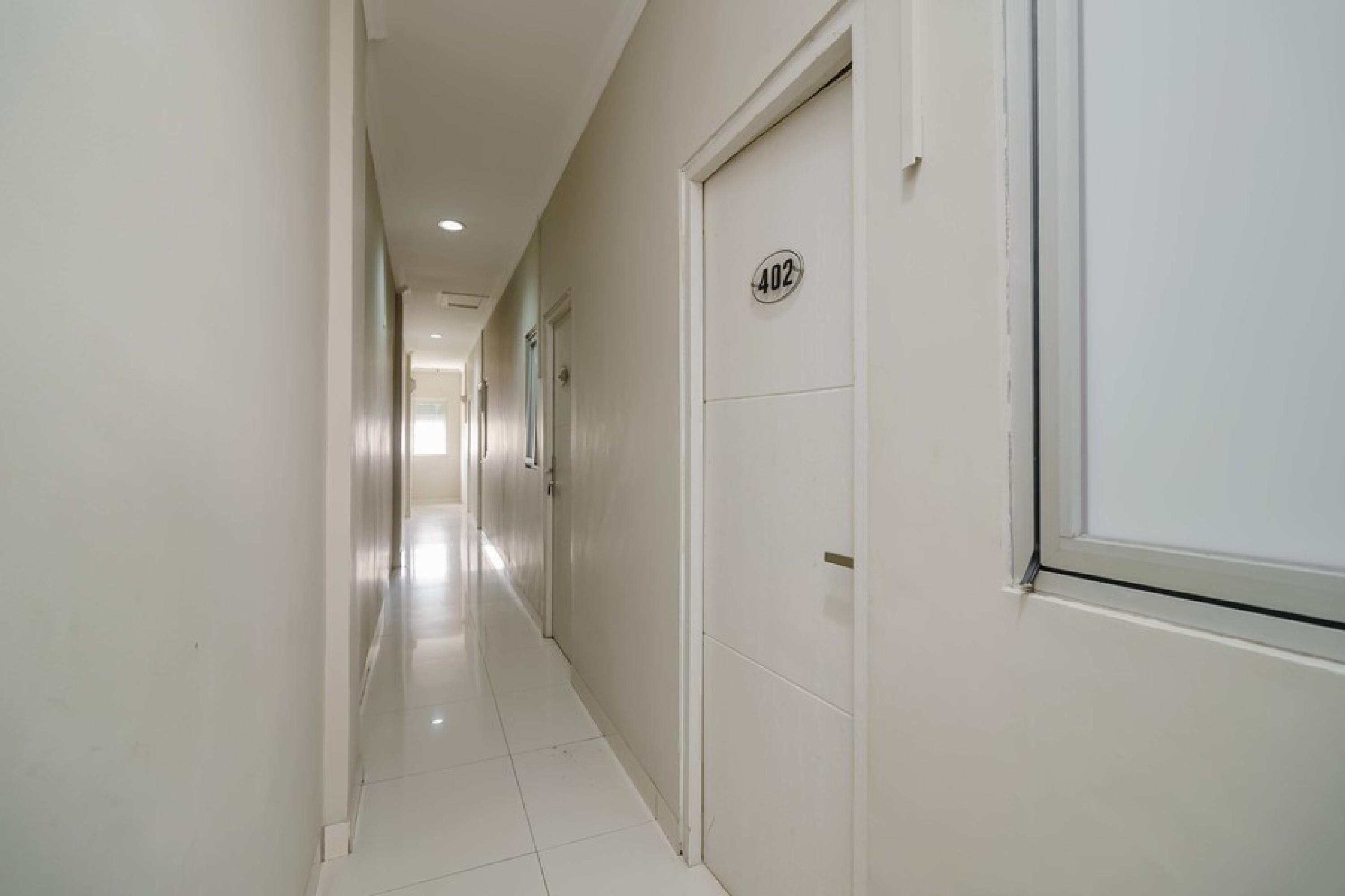 מלון ג'קרטה Reddoorz @ Mangga Besar 2 מראה חיצוני תמונה